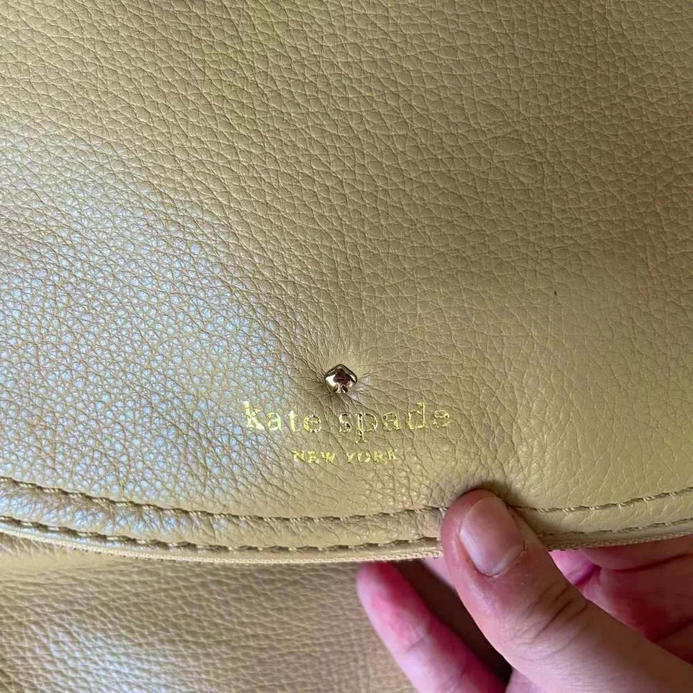 Kate Spade Purse Bag Beige Gold Pebbled Leather Cobble Hill Penny Pockets READ